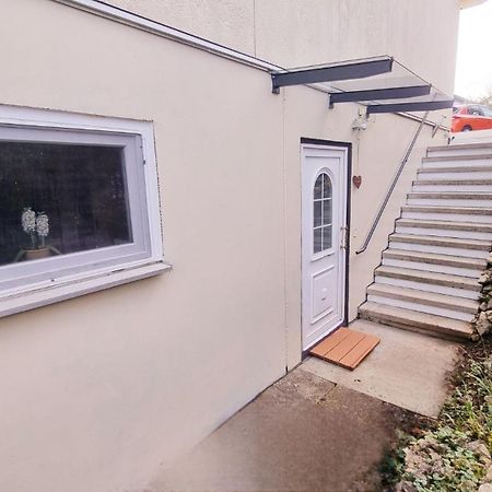 Ruheoase Am Waldrand - Auf 90Qm Sind Nicht Nur Die Eltern Und Bis Zu 5 Kinder Willkommen, Auch Hunde Und Katzen Sind Willkommen Laichingen Exterior photo