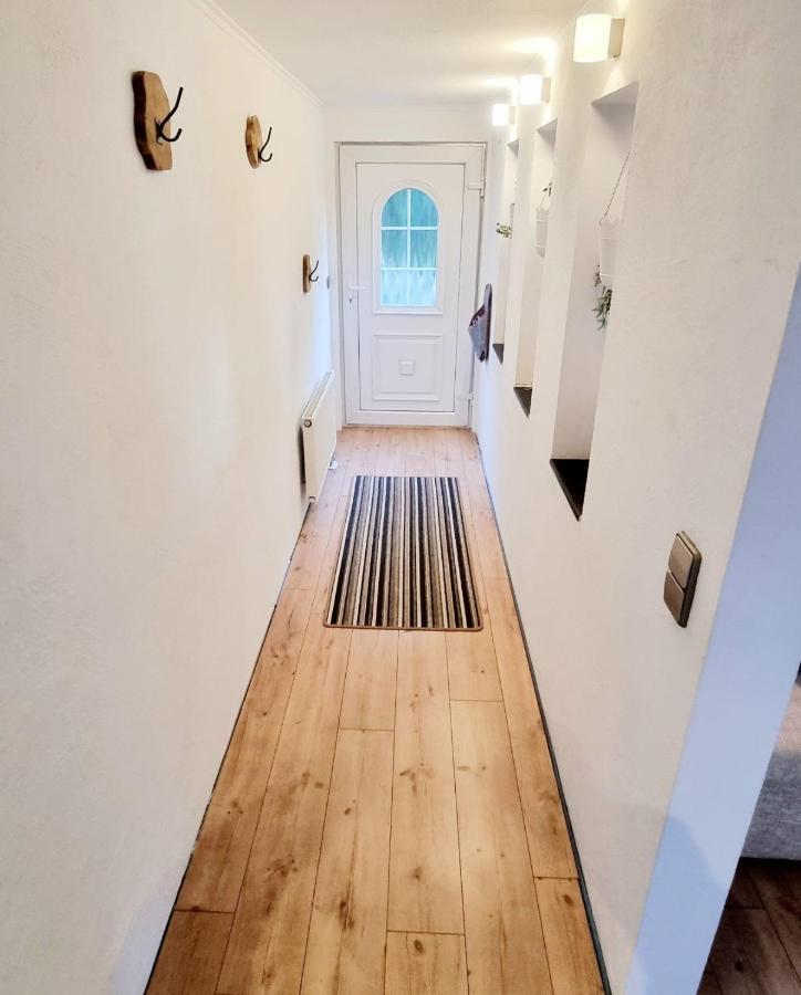 Ruheoase Am Waldrand - Auf 90Qm Sind Nicht Nur Die Eltern Und Bis Zu 5 Kinder Willkommen, Auch Hunde Und Katzen Sind Willkommen Laichingen Exterior photo